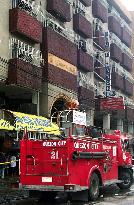 (2)At least 70 die in Philippine hotel fire